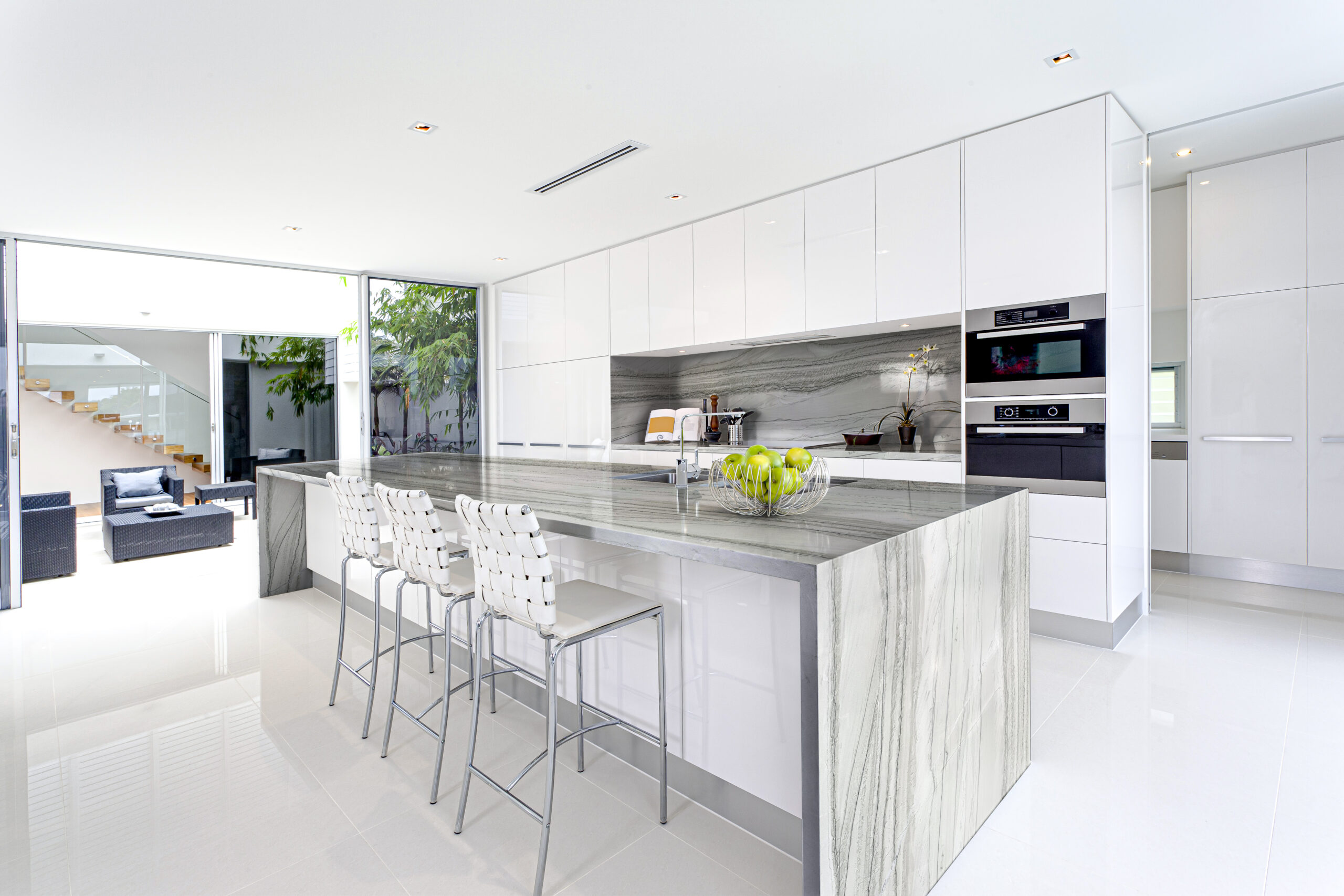 Luxurious,Kitchen,With,Stainless,Steel,Appliances,In,Australian,Mansion